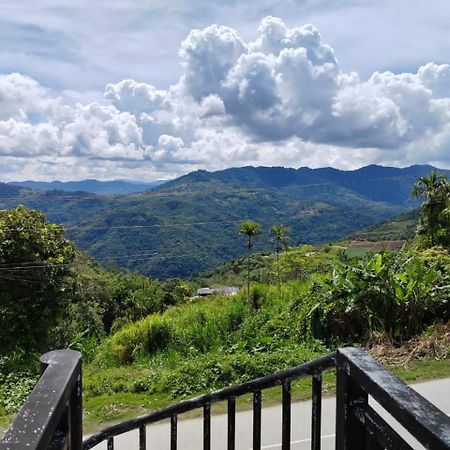 Готель Kundasang Mount Garden Екстер'єр фото