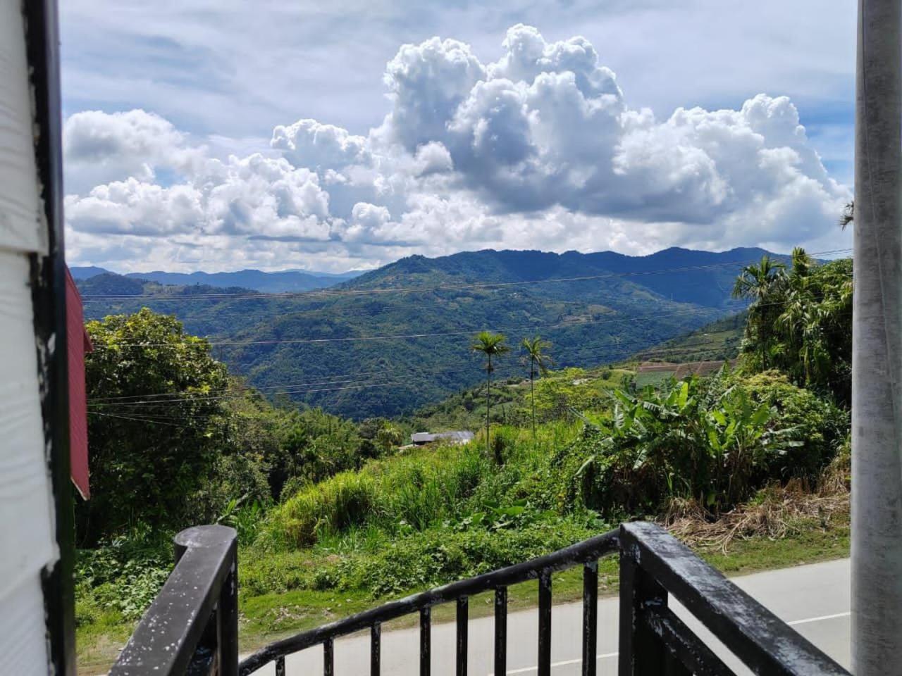 Готель Kundasang Mount Garden Екстер'єр фото